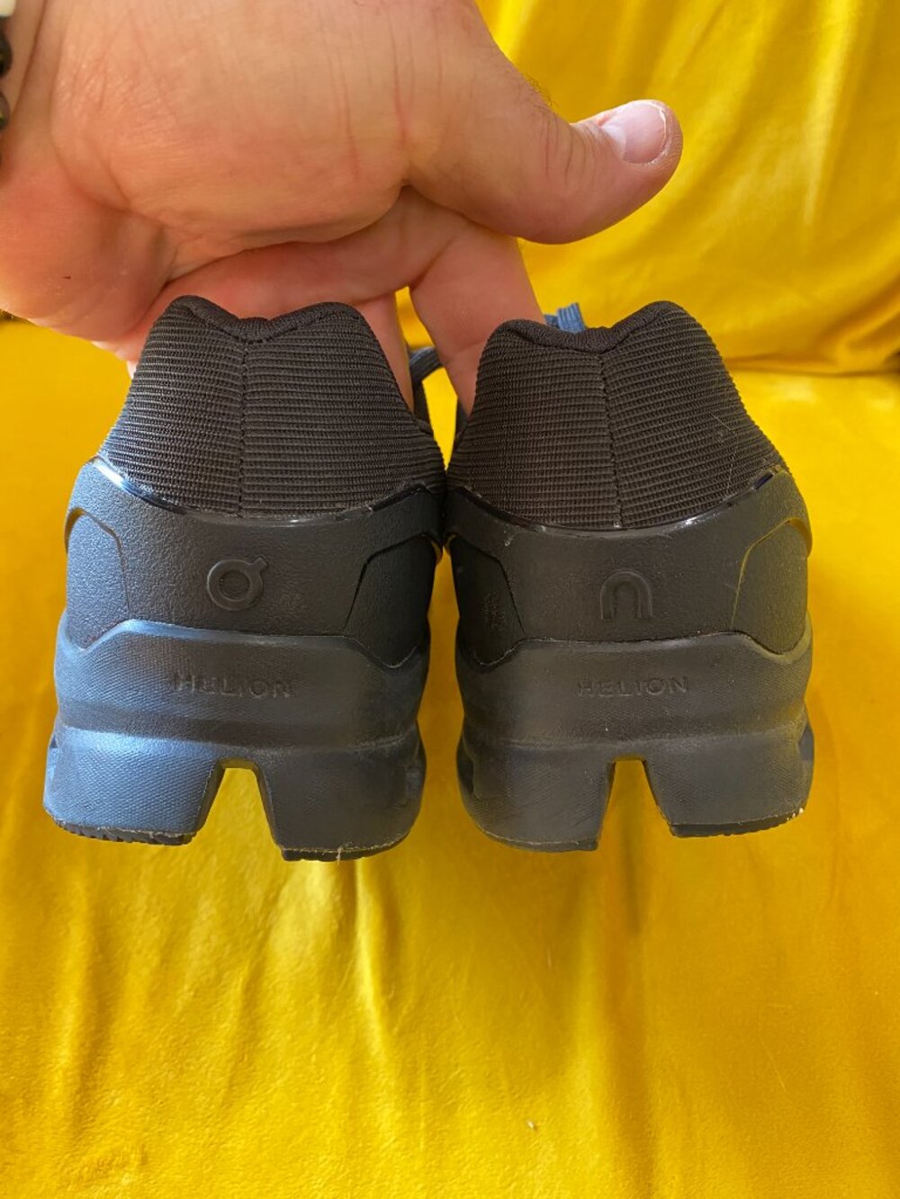 On Running CloudTec Women’s Black Running Shoes Sneakers Size 9 Swiss Engineerin - Picture 5 of 7